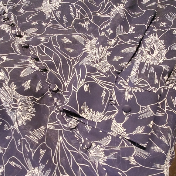 NWT Express blouse - Picture 4 of 4